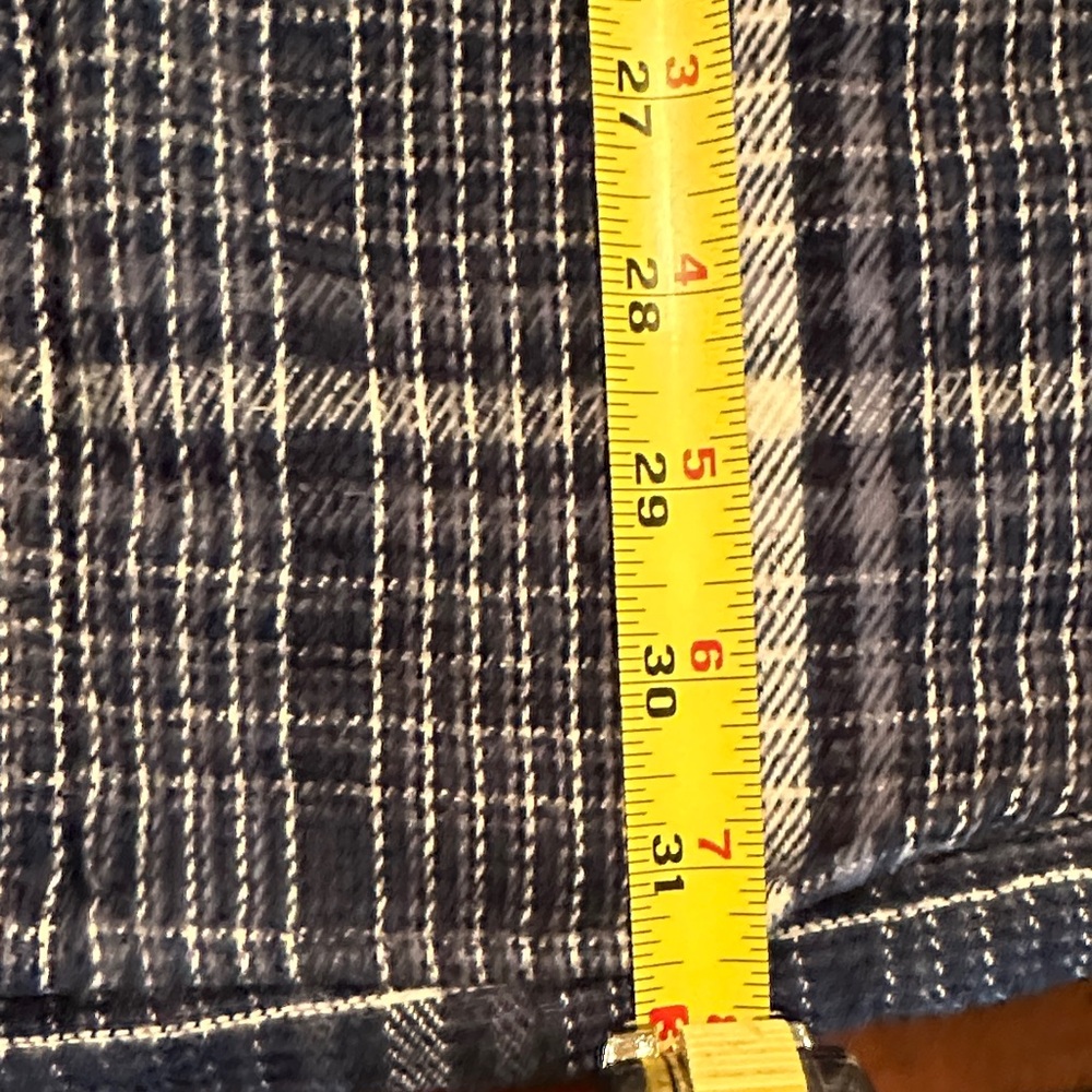 Carhartt Men’s blue and white plaid flannel shirt - Picture 8 of 8